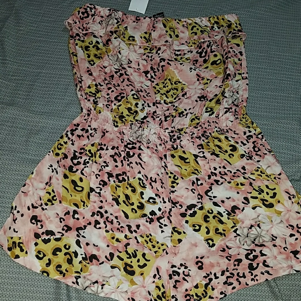 Strapless romper